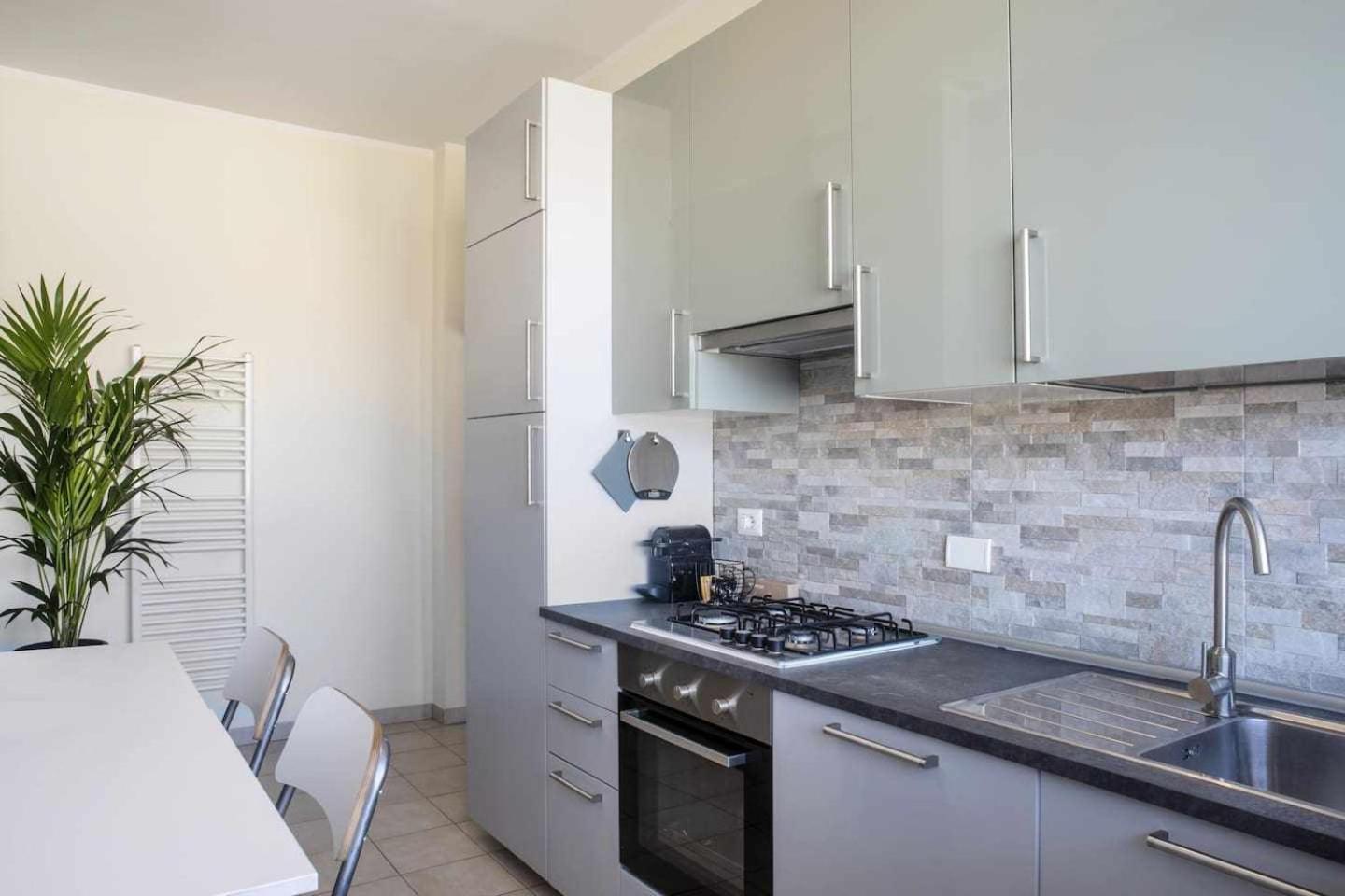 Suite La Montagnola Park 200M Stazione Centrale ボローニャ エクステリア 写真